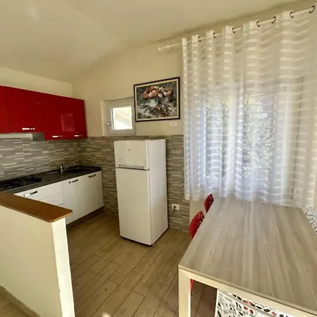 Seafront Flat With Stunning Views דירה