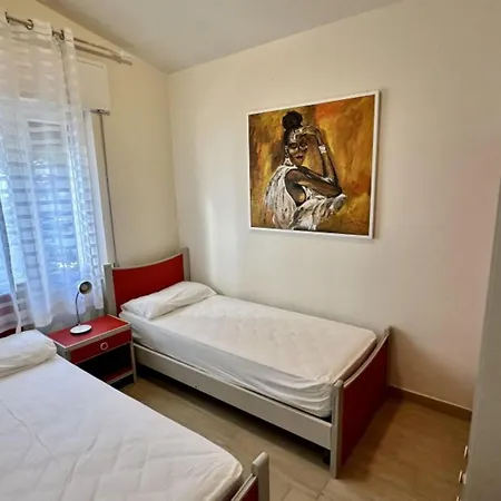 Seafront Flat With Stunning Views דירה ביביונה