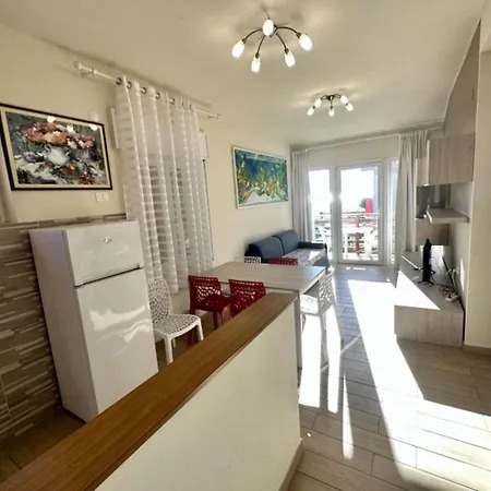 Seafront Flat With Stunning Views דירה ביביונה